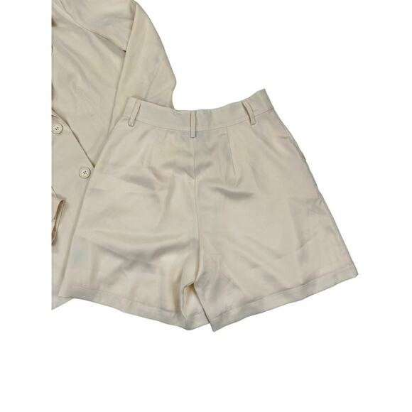 Cara Santana - Blazer and Shorts Matching Set in Cream - Picture 5 of 7